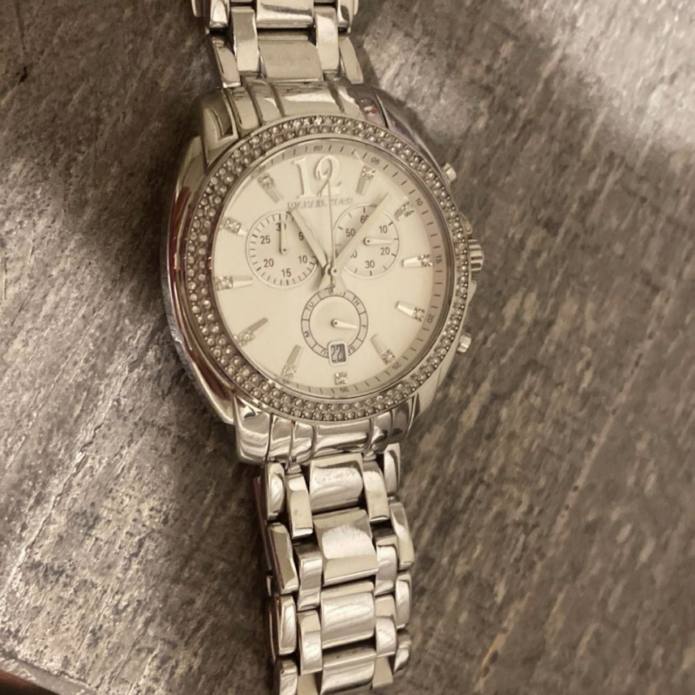 Watch - Picture 2 of 4